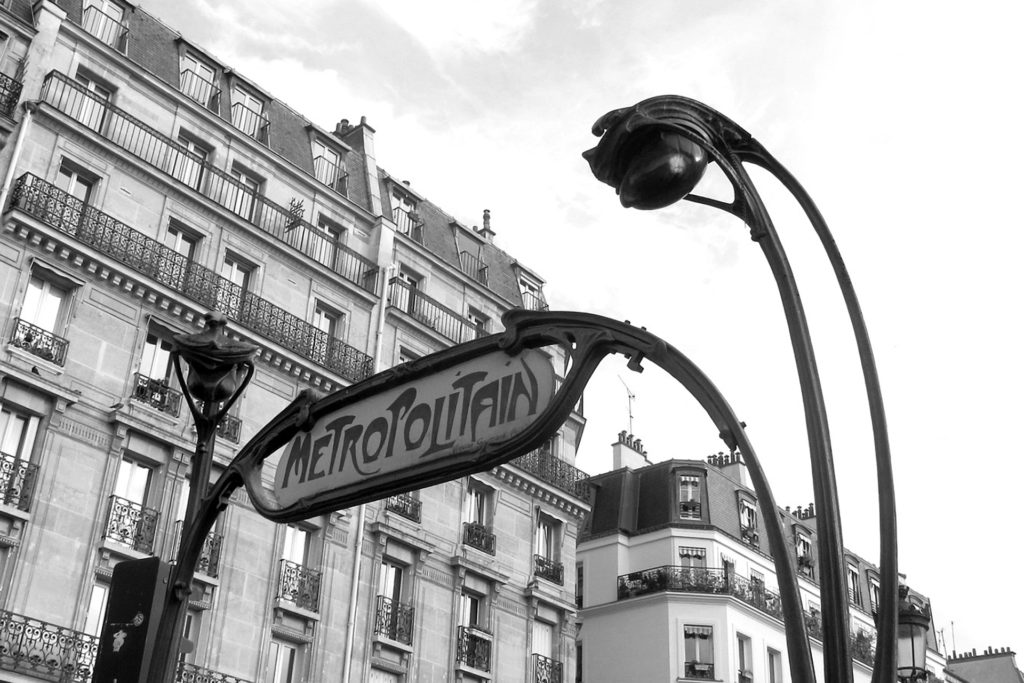 entrée du métro parisien -* Hector Guimard
